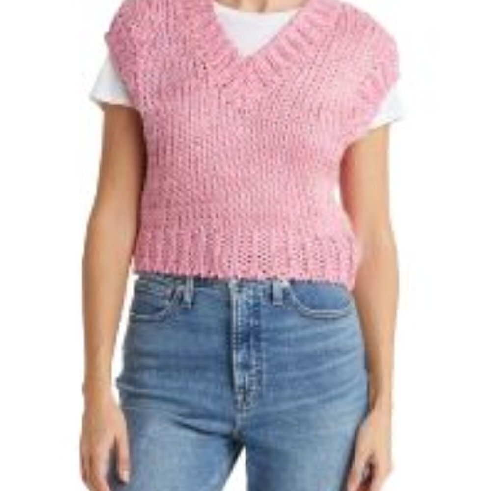 New with tags Ever After V-Neck Cap sleeve Sweater - Size large.  Pink .